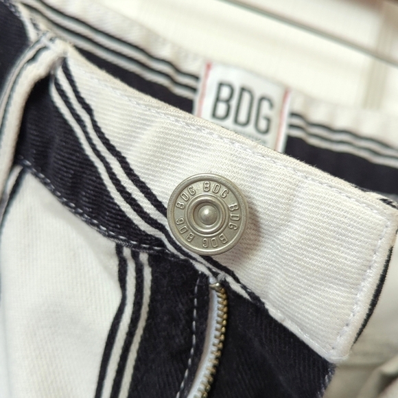 BDG Urban Outfitters Striped High Waisted Tapered Leg Mom Jeans Black White 26 - Picture 10 of 15